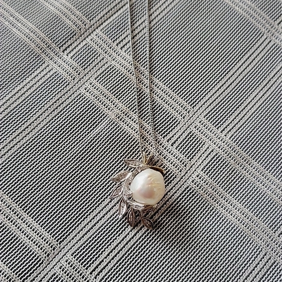 Vintage B.A.B. 14 Kt. White Gold Necklace w/Raw Pearl Center - Picture 2 of 9